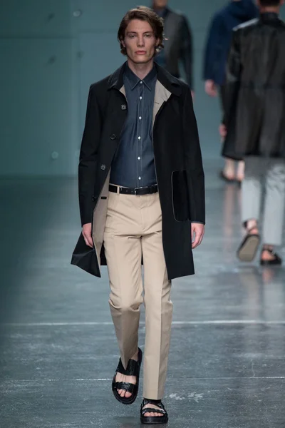 Look 37